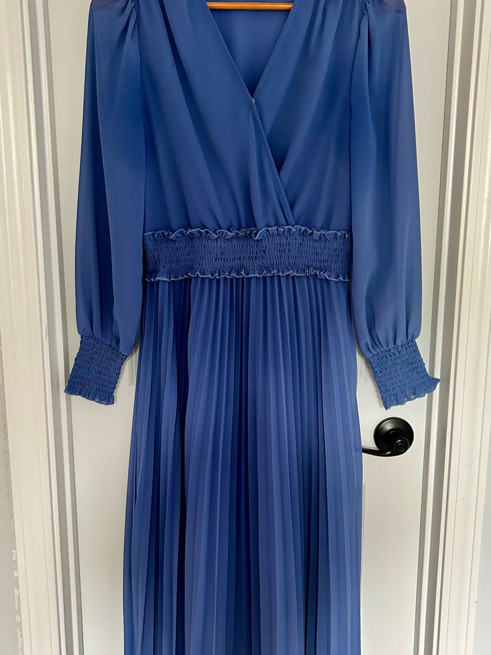 Women’s Blue Pleated Long-Sleeve Dress
